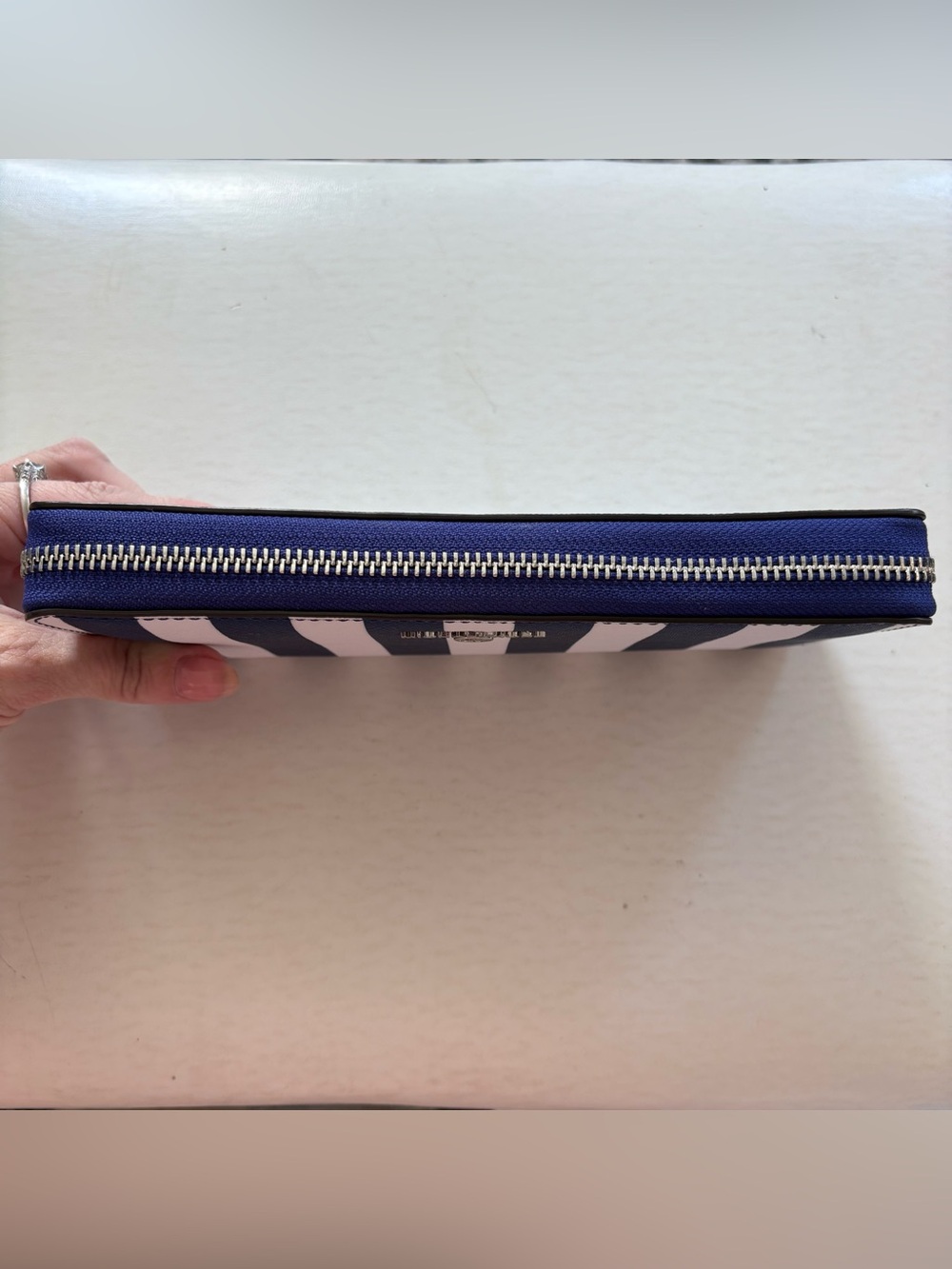 Michael Kors Navy & White Striped Long Zip Wallet EUC - Picture 5 of 11